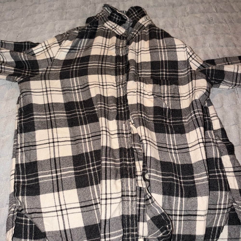 American Eagle Outfitters Black and White Plaid Button Down Shirt